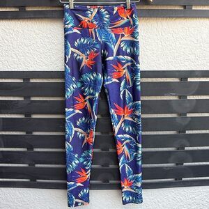Goldsheep Tropical Birds of Paradise Leggings in Blue/Multi | Small